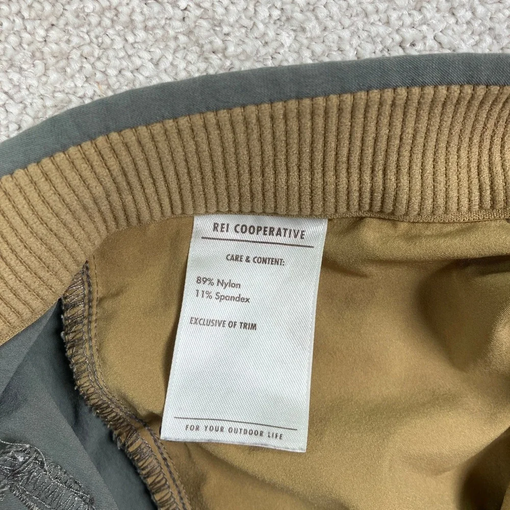 REI Co-op Mens 38 Shorts Green Sahara Path Hiking Stretch Gorpcore 167458